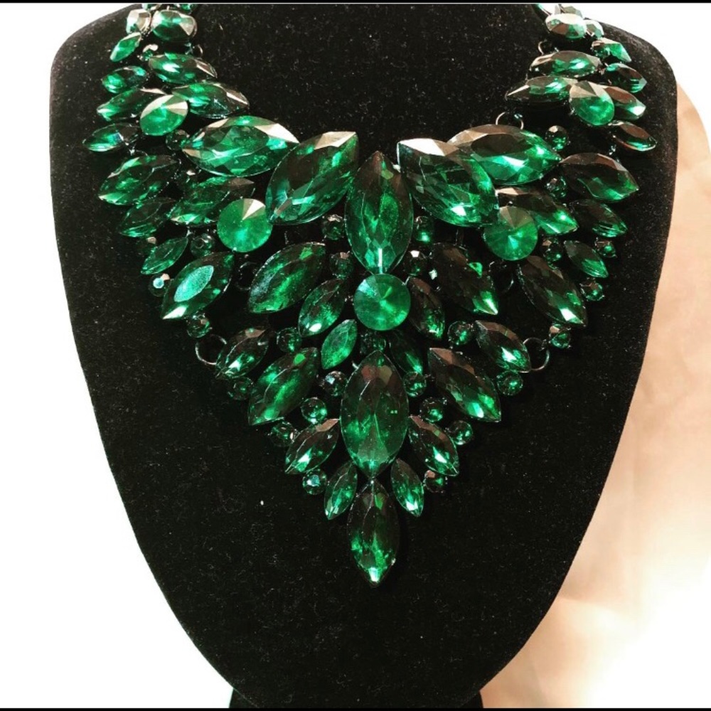 Green Statement necklace